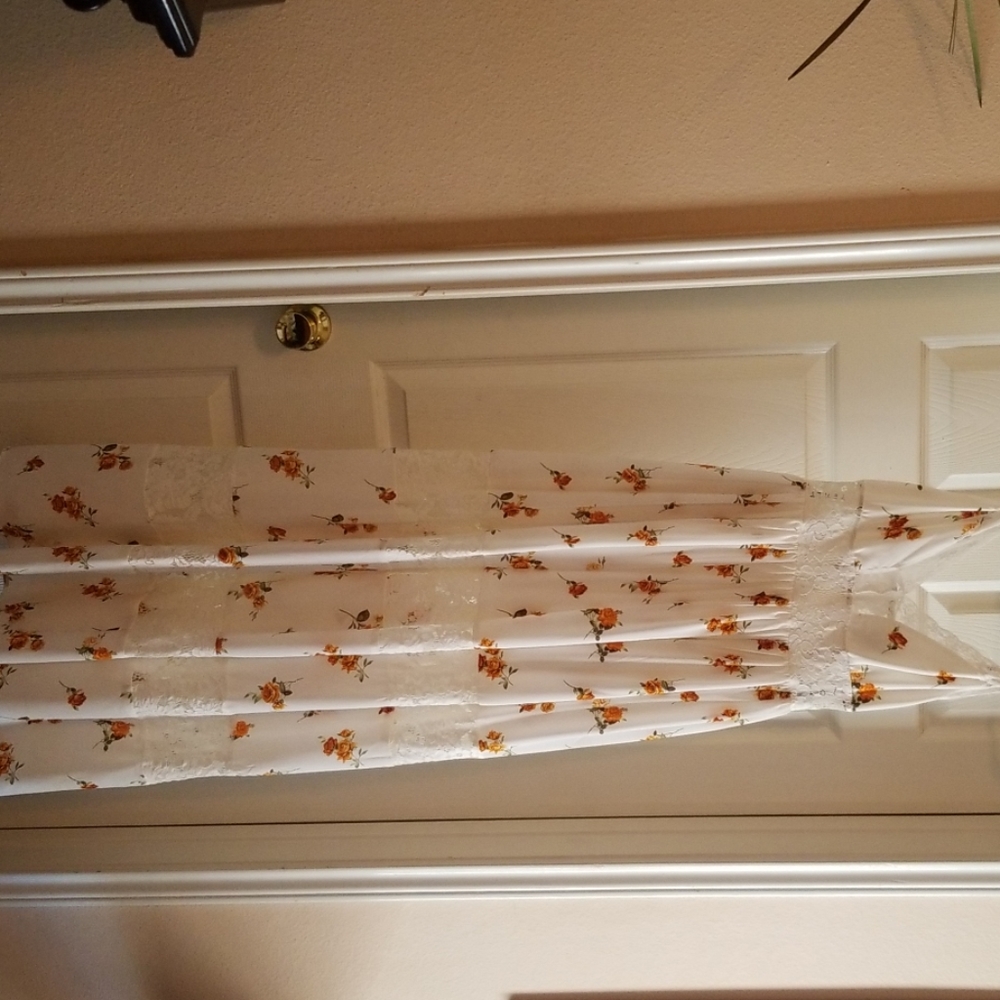 Dress - Picture 2 of 6